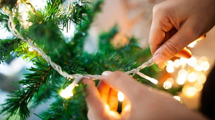 Expertgids 101: Kerstboomverlichting Aanbrengen als een Professional